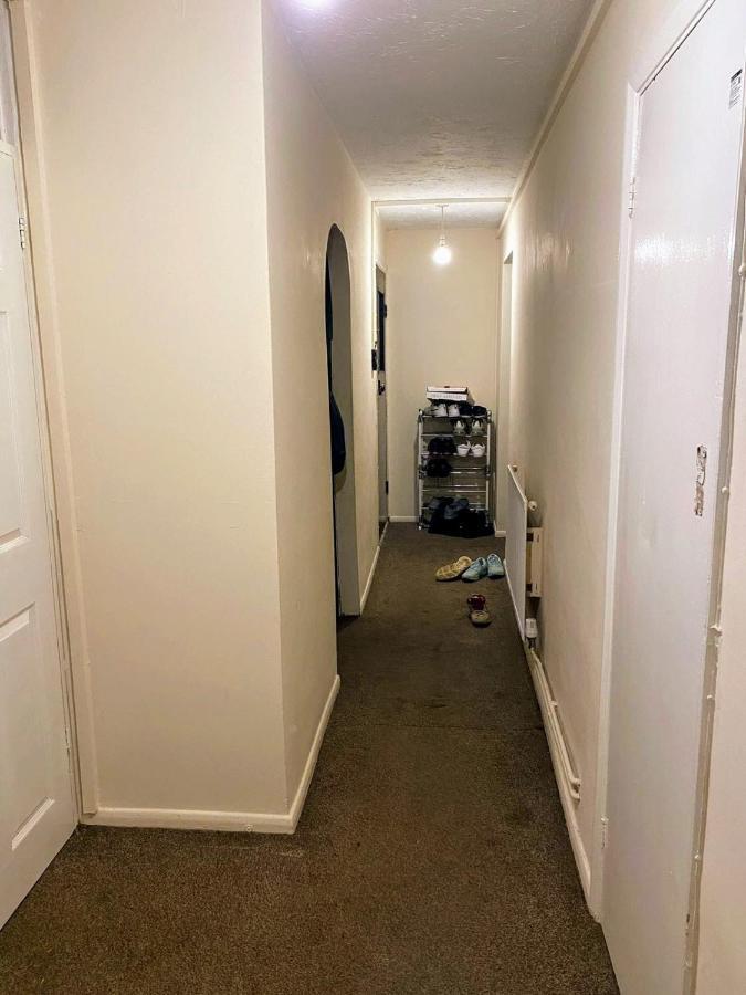 Comfortable Double Bedroom In London Хорнчерч Экстерьер фото
